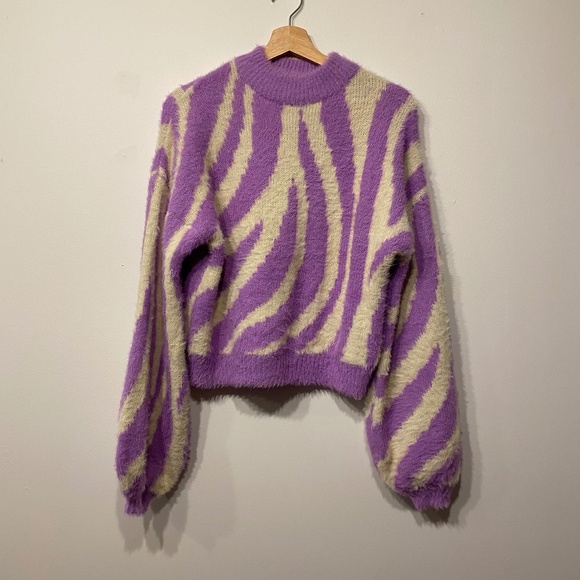 Wednesday's Girl Relaxed Sweater with Balloon Sleeves in Zebra Knit Purple - Picture 2 of 4